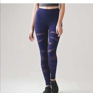 Lululemon mesh wonder under leggings